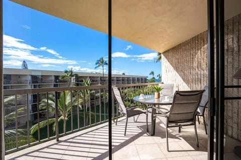 Maui Sunset A504 by Coldwell Banker Island Vacations Apartment in Kihei