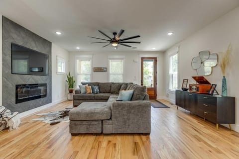 Sleek & Convenient East Nashville Home House in East Nashville