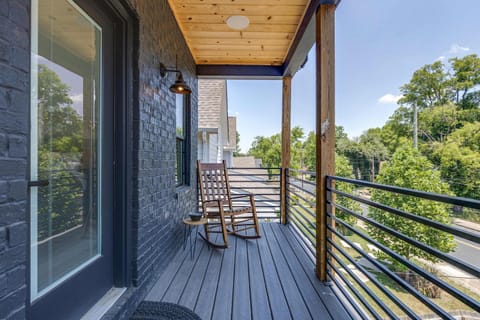 Sleek & Convenient East Nashville Home House in East Nashville
