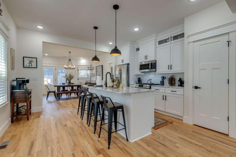 Sleek & Convenient East Nashville Home House in East Nashville