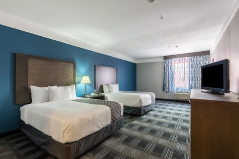 Communal lounge/ TV room, TV and multimedia, Photo of the whole room, Bedroom