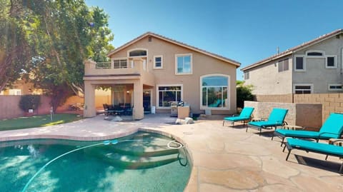 Sleeps 10 Heated Pool Putt Putt Dogs Welcome House in Chandler