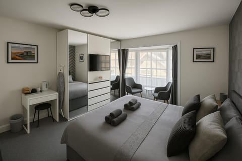 Great Georges Retreat Central Weymouth Beach Contactless Smart Accommodation Hotel in Weymouth