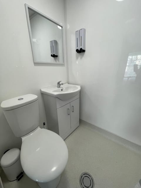 Great Georges Retreat Central Weymouth Beach Contactless Smart Accommodation Hotel in Weymouth