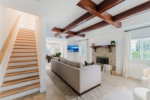 Communal lounge/ TV room, Living room, fireplace