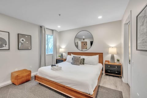 2 BDR Riverfront Living in Downtown Nashville House in East Nashville