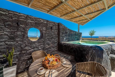 Hot Tub, Dining area, Sea view, Breakfast, Continental breakfast