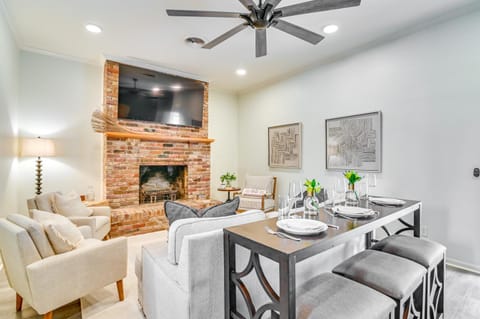 1 Mi to Miss State Wremy Cottage with Deck and Yard House in Starkville