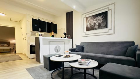 TV and multimedia, Kitchen or kitchenette, Living room, Seating area