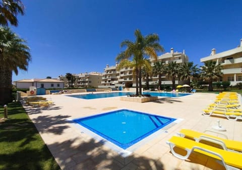 Day, Pool view, Swimming pool, sunbed