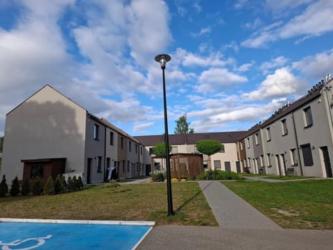 Property building, Neighbourhood