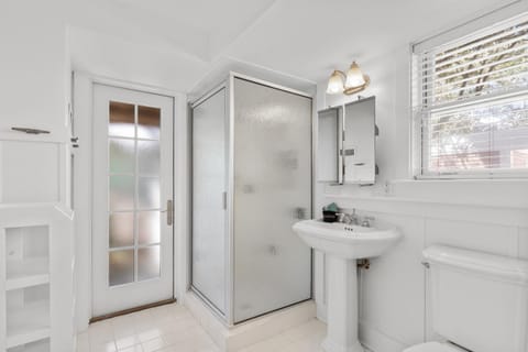 Bathroom, Bath
