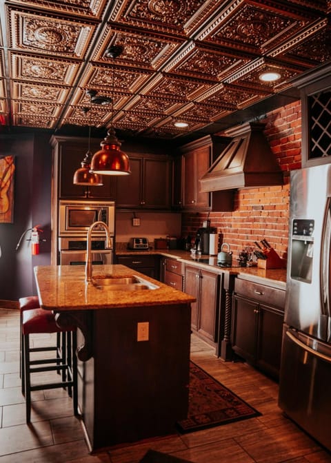 Kitchen or kitchenette, oven, stove