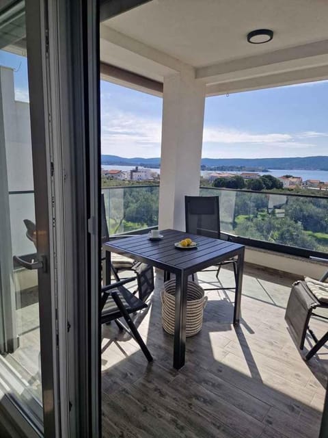 Summer, Balcony/Terrace