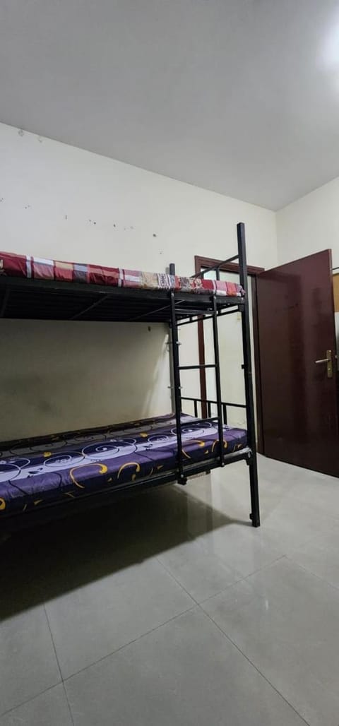 Hall Men bed Space Apartment in Dubai