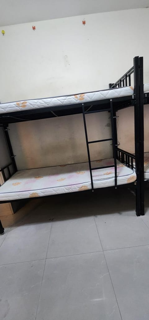 Hall Men bed Space Apartment in Dubai