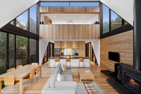 Communal lounge/ TV room, TV and multimedia, Living room, Seating area, Evening entertainment