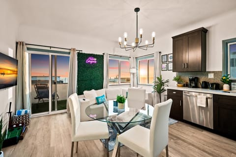 TV and multimedia, Living room, Dining area