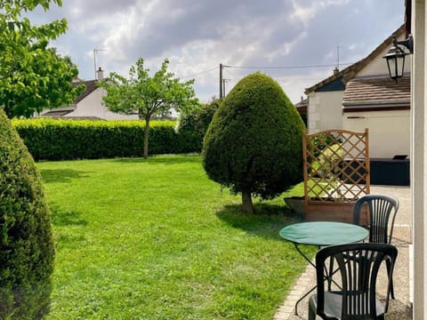 Charmant gîte à Chailles près de Blois avec jardin et WIFI - FR-1-491-468 House in Centre-Val de Loire