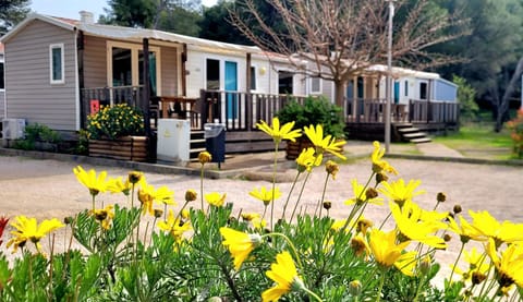 Camping Aux Portes De Cassis Campground/ 
RV Resort in Carnoux-en-Provence