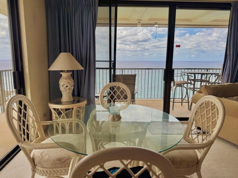 View (from property/room), Balcony/Terrace, Seating area, Dining area, Sea view