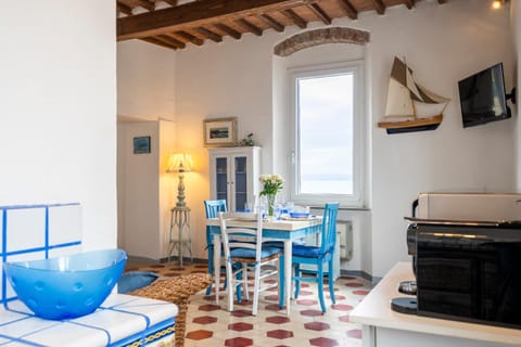 Sea view in the heart of Piombino Apartment in Piombino