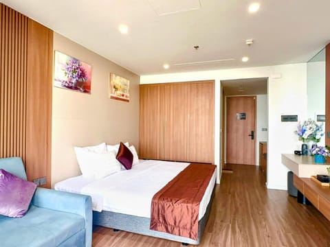 Bed, TV and multimedia, Living room, Photo of the whole room, Bedroom, wardrobe