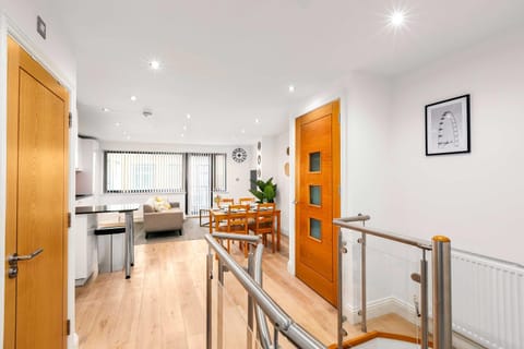 Kitchen or kitchenette, Living room, Decorative detail, Dining area