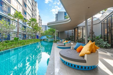 Garden, Garden view, Pool view, Swimming pool, sunbed