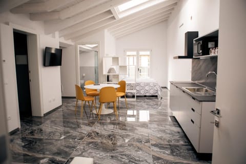 Bed, TV and multimedia, Kitchen or kitchenette