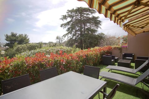 Appartement moderne, 2 chambres, terrasse vue mer, Apartment in La Seyne-sur-Mer