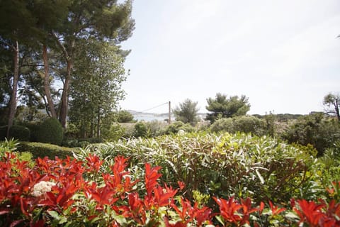 Appartement moderne, 2 chambres, terrasse vue mer, Apartment in La Seyne-sur-Mer