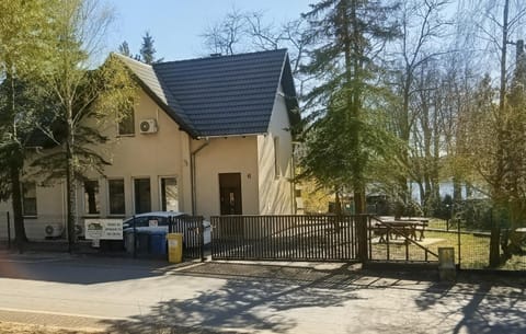 Property building, Neighbourhood, Parking