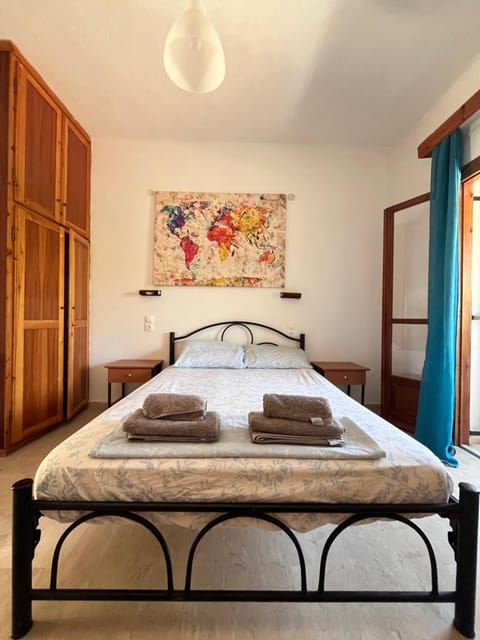 Bed, Photo of the whole room, Bedroom, towels, wardrobe