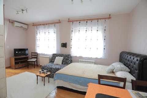 Living room, Bedroom