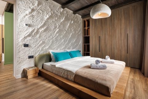 Bed, Bedroom, heating, internet, towels, wardrobe