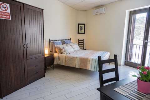 Bed, Photo of the whole room, Bedroom, wardrobe, air conditioner