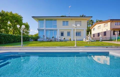 Property building, Swimming pool, Swimming pool