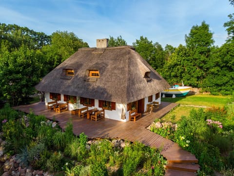 Property building, Spring, Day, Natural landscape, Garden, Garden view