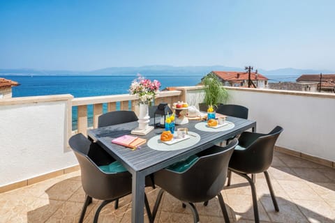 Olea Mare Sutivan - in the centre with parking Apartment in Split-Dalmatia County