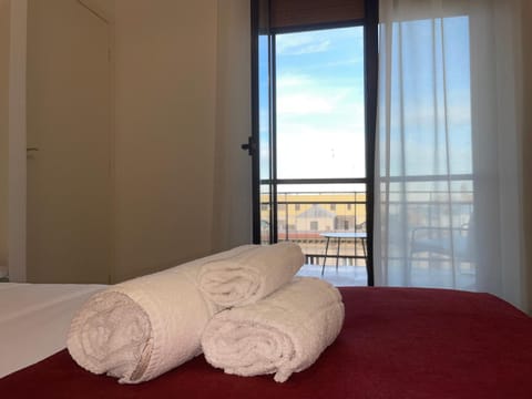 Bed, View (from property/room), Balcony/Terrace, Bedroom, towels