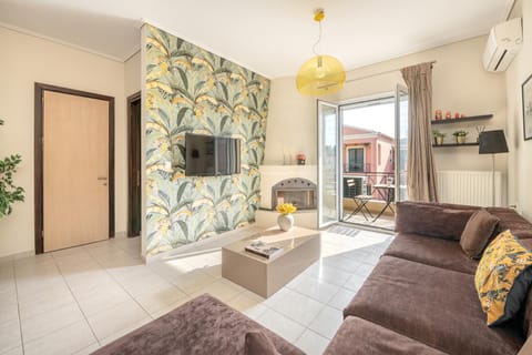 TV and multimedia, Living room, Seating area, air conditioner