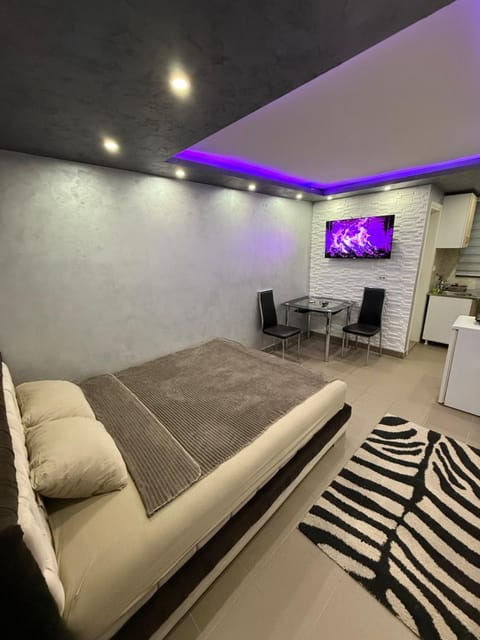 Element Apartman Obrenovac, Privatni Parking Apartment in Zlatibor District, Serbia