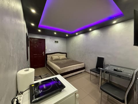 Element Apartman Obrenovac, Privatni Parking Apartment in Zlatibor District, Serbia