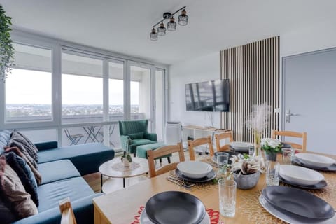 Living room, Dining area