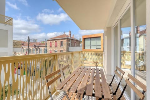 Patio, Day, View (from property/room), Balcony/Terrace