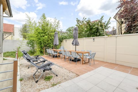 Garden, Balcony/Terrace