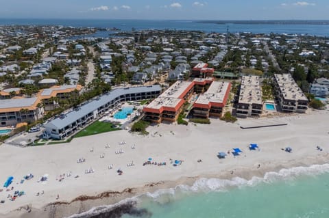 Playa Encantada 106 condo Apartment in Holmes Beach