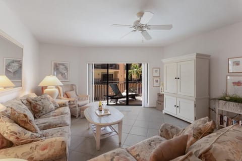 Playa Encantada 106 condo Apartment in Holmes Beach