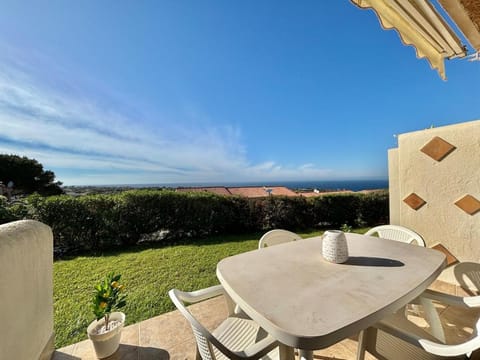 View (from property/room), Balcony/Terrace, Sea view